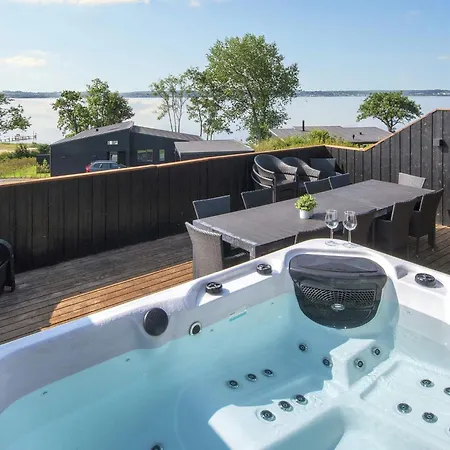 6 Person Holiday In Dom wakacyjny Aabenraa